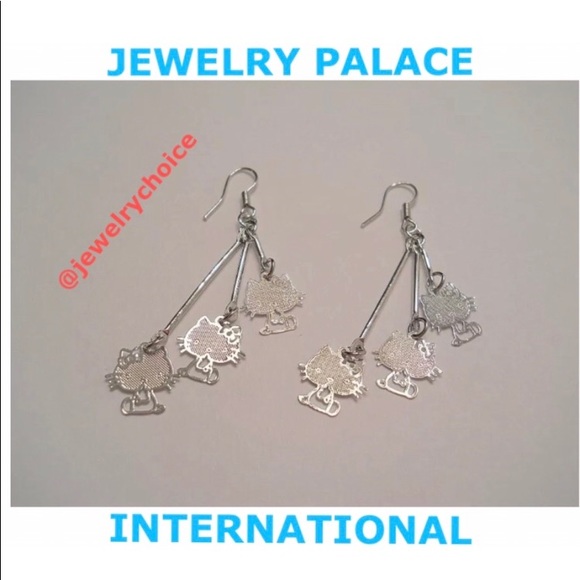 🆕 Stainless Steel 3 Small Hello Kitty Earrings - Picture 3 of 8